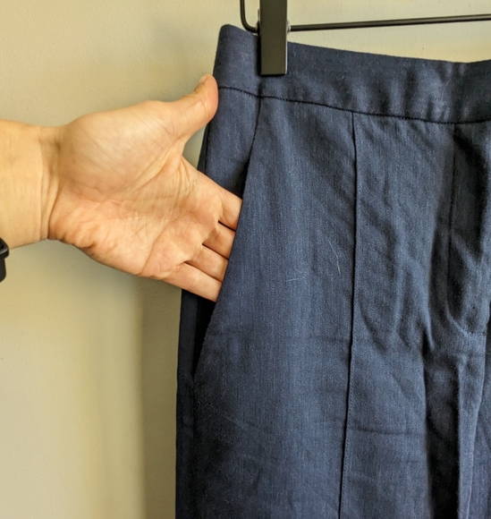 NWT Diane Von Furstenberg Pleat Front Flare Pant in NAVY | Size 4 - Picture 7 of 7